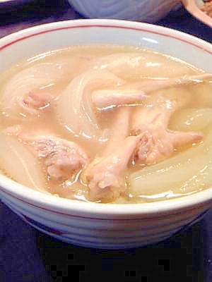 コラーゲンたっぷり☆鶏手羽と玉ねぎのスープ