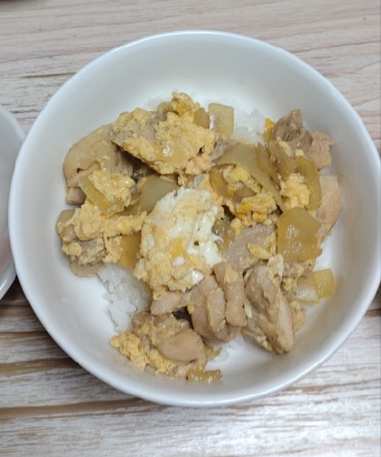 つくば茜鶏と玉葱の親子丼