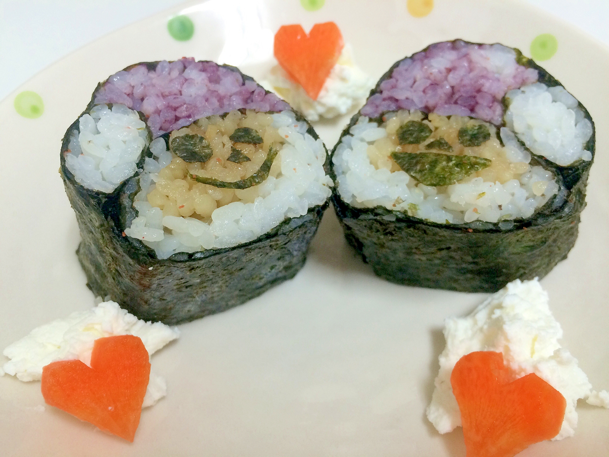 クリスマスに サンタの巻き寿司風おにぎり レシピ 作り方 By 美容料理研究家 あゆ 楽天レシピ クリスマスに サンタの巻き寿司風おにぎり レシピ 作り方 By 美容料理研究家 あゆ 楽天レシピ