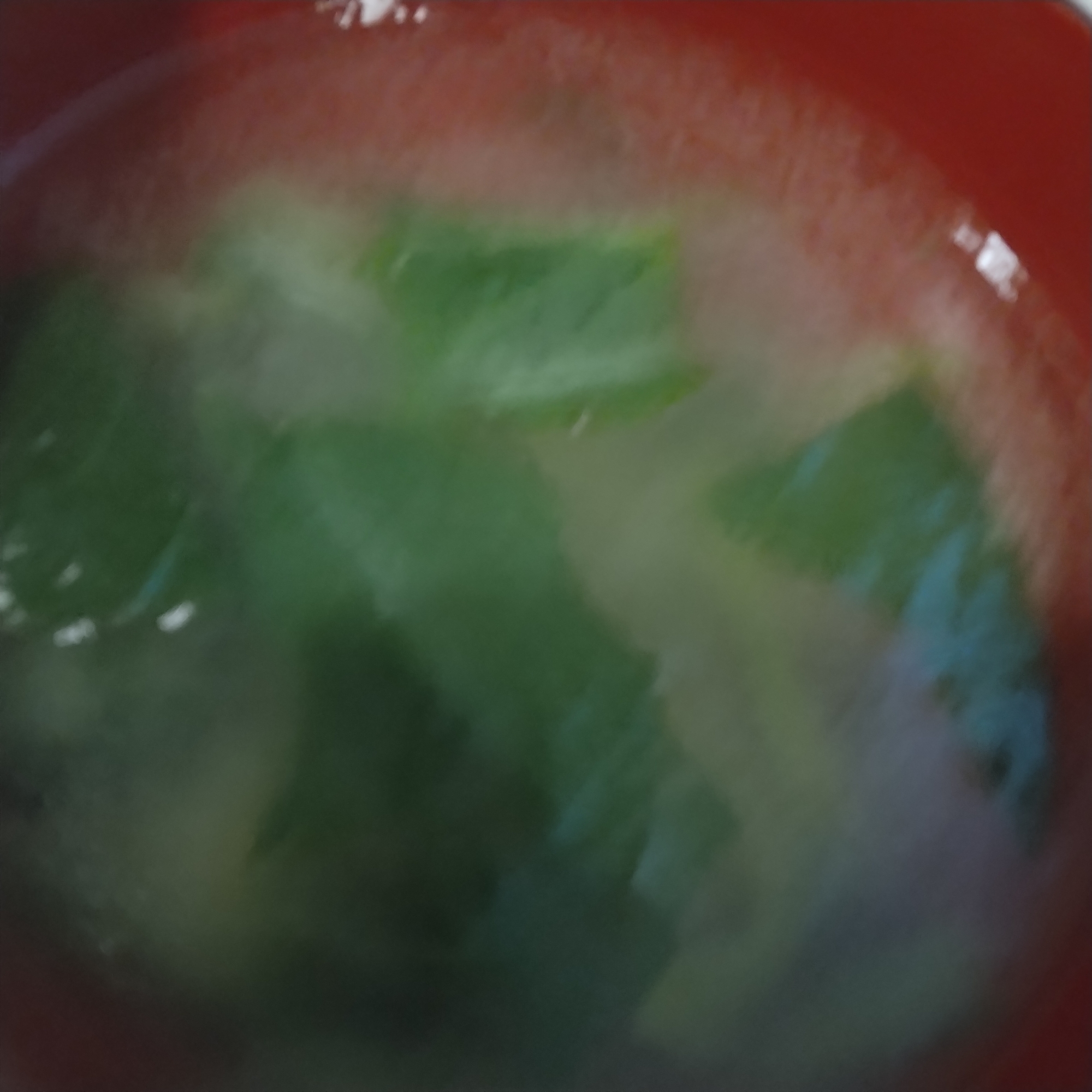 小松菜とピーマンの味噌汁