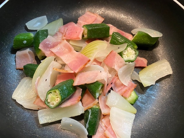オクラとベーコンの炒め物~お弁当にも~