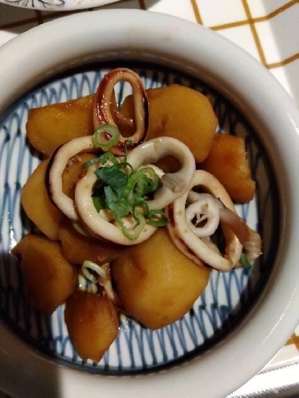 イカとじゃがいもの煮物