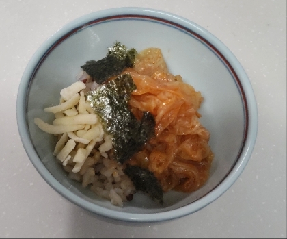 雑穀米でキムチーズのミニ丼