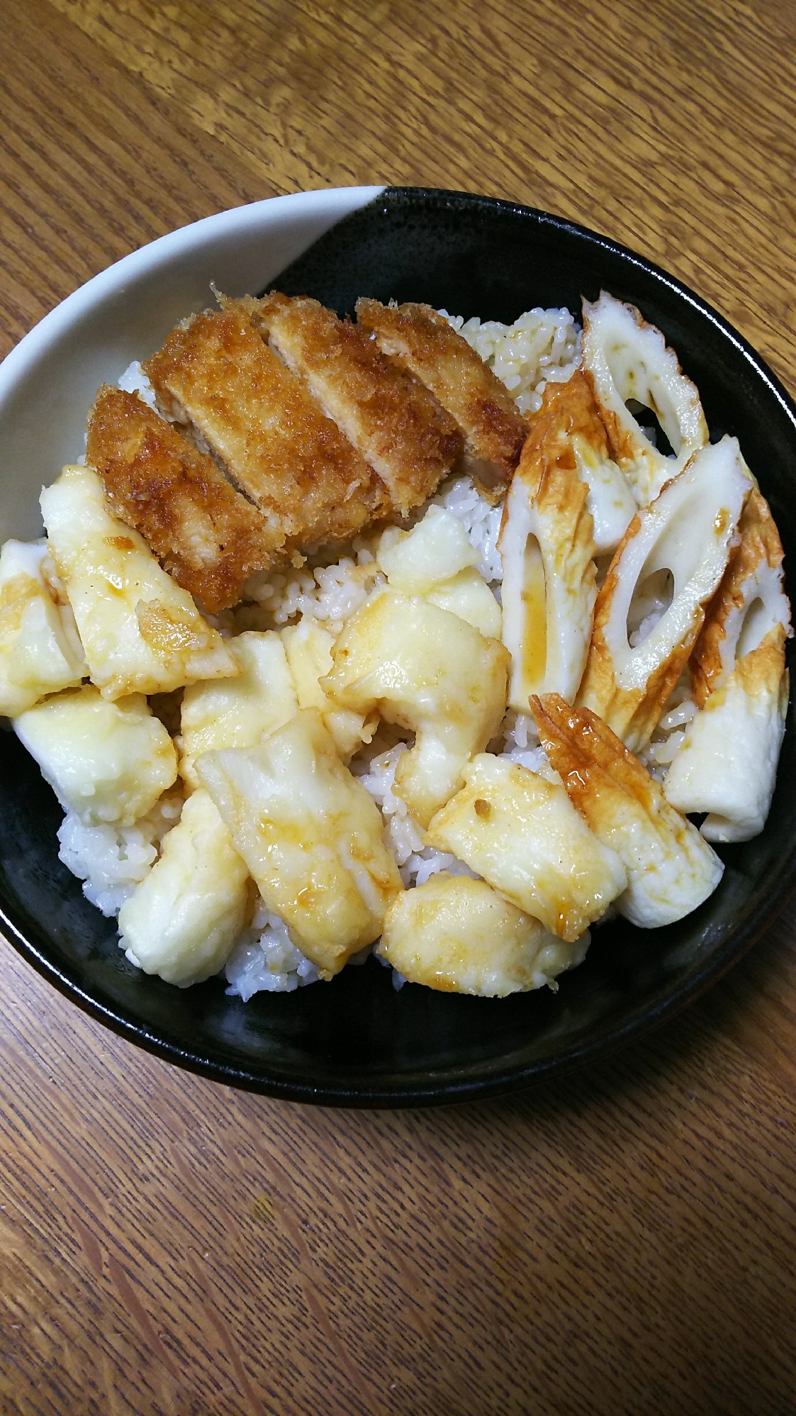 チキンカツ&イカの天ぷら&ちくわの丼