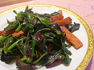 沖縄野菜ハンダマとスパムの炒め物