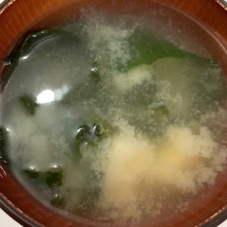 簡単☆ワカメたっぷり味噌汁