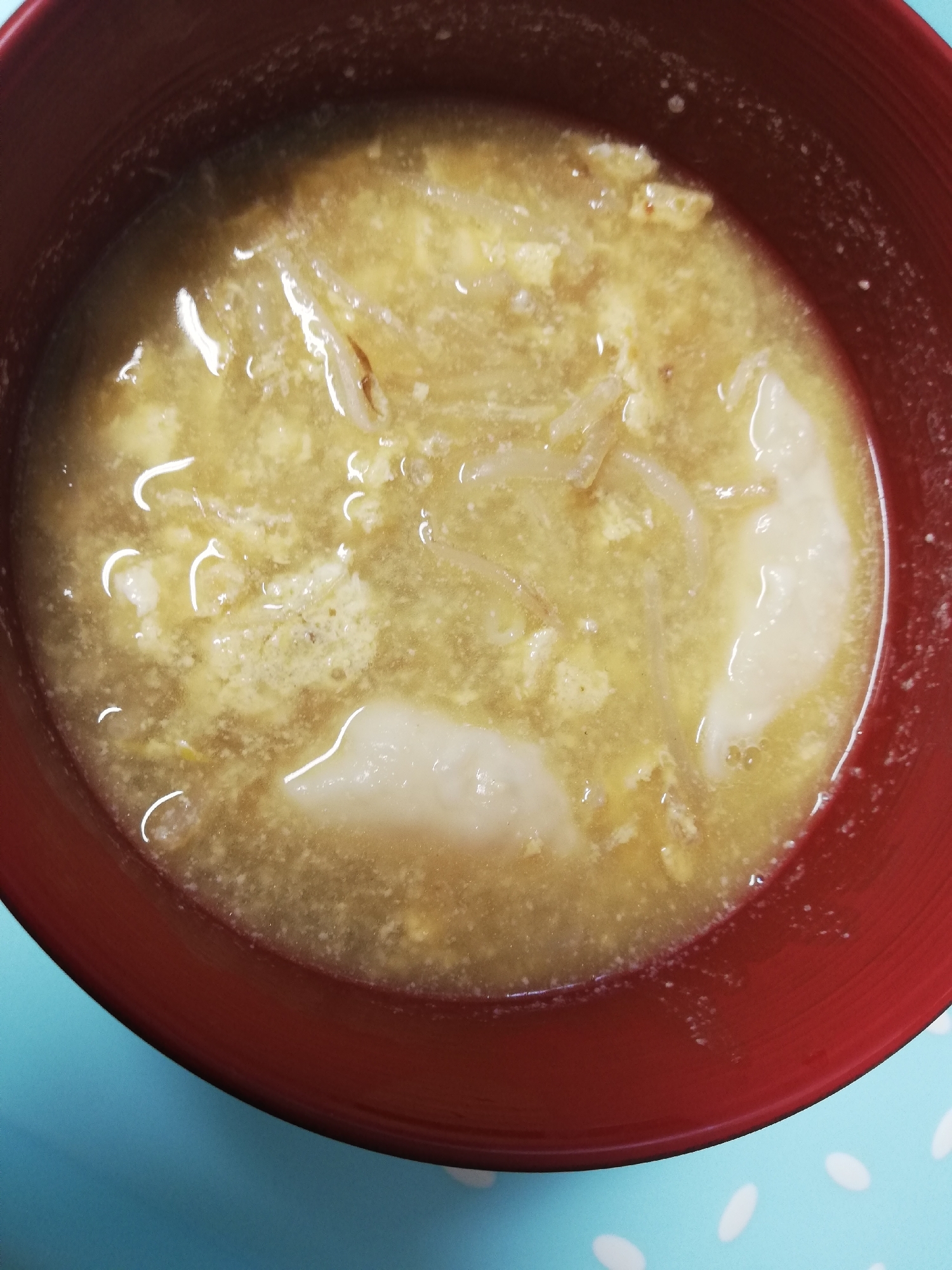 餃子ともやしと卵の中華スープ