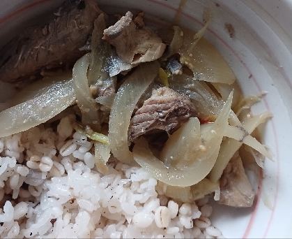 缶詰で簡単♪鯖と玉ねぎの味噌煮