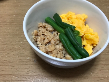 鶏そぼろがパサパサにならず、しっとりだけど鶏肉が本当にそぼろ状態になって美味しかったです。