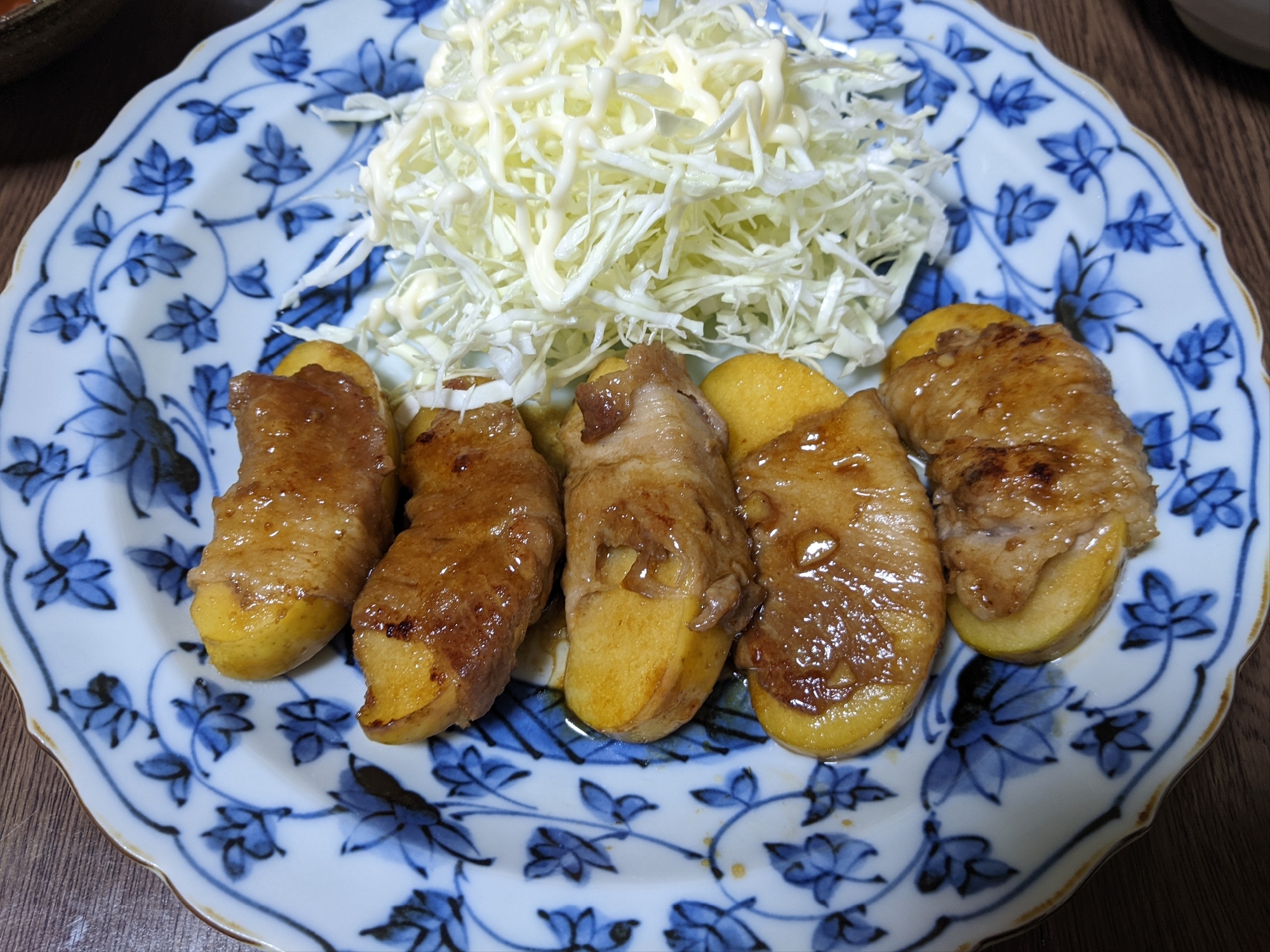 りんごの豚肉巻甘辛ソテー