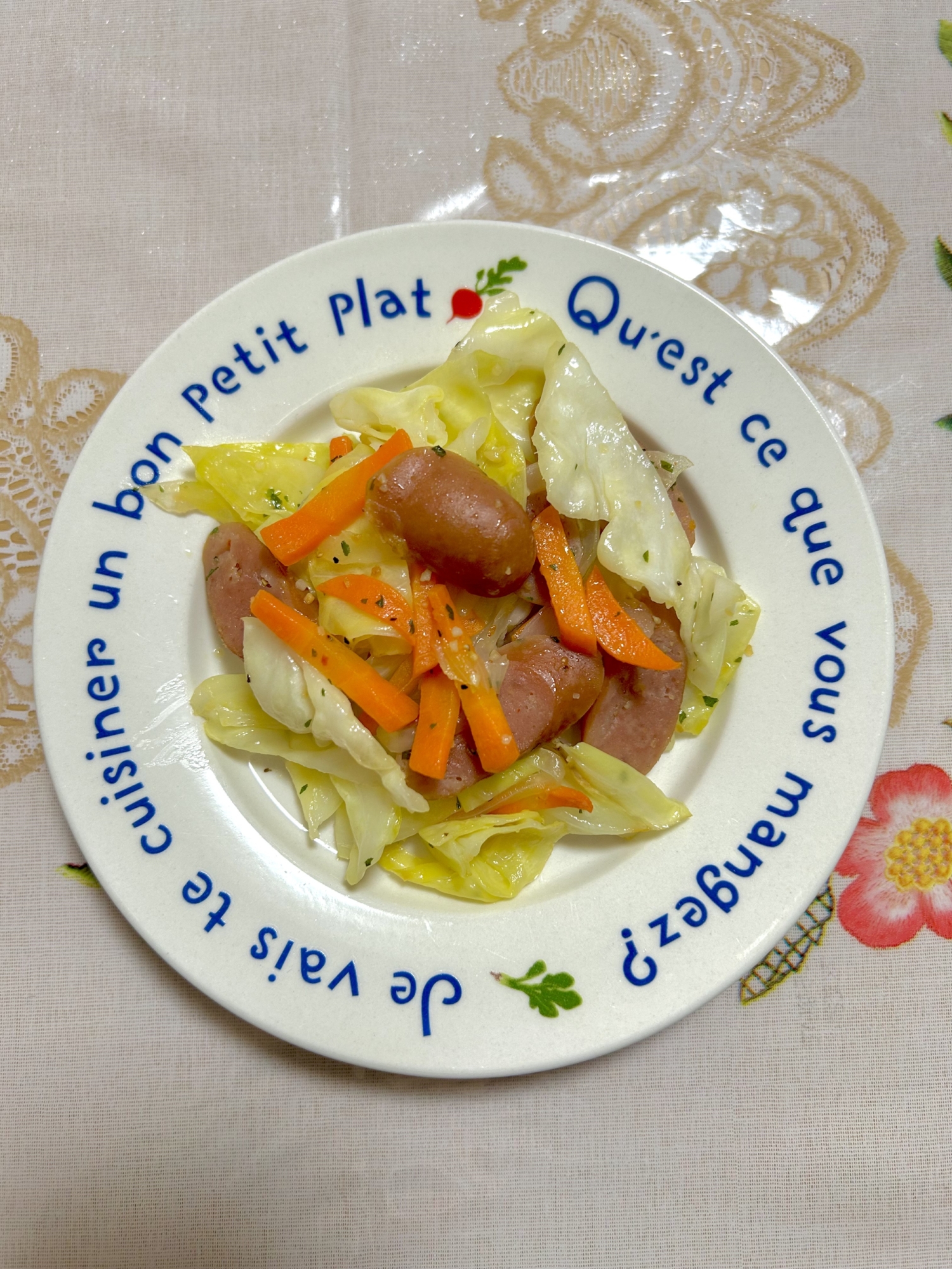 ウィンナー、キャベツ、にんじん炒め