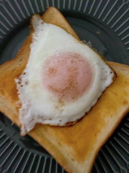 トースト☆目玉焼きのっけ