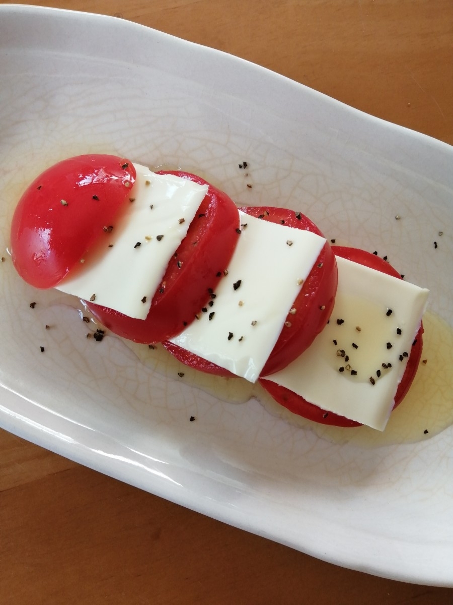 おしゃれに トマト チーズのサラダ レシピ 作り方 By ハナッコ 楽天レシピ
