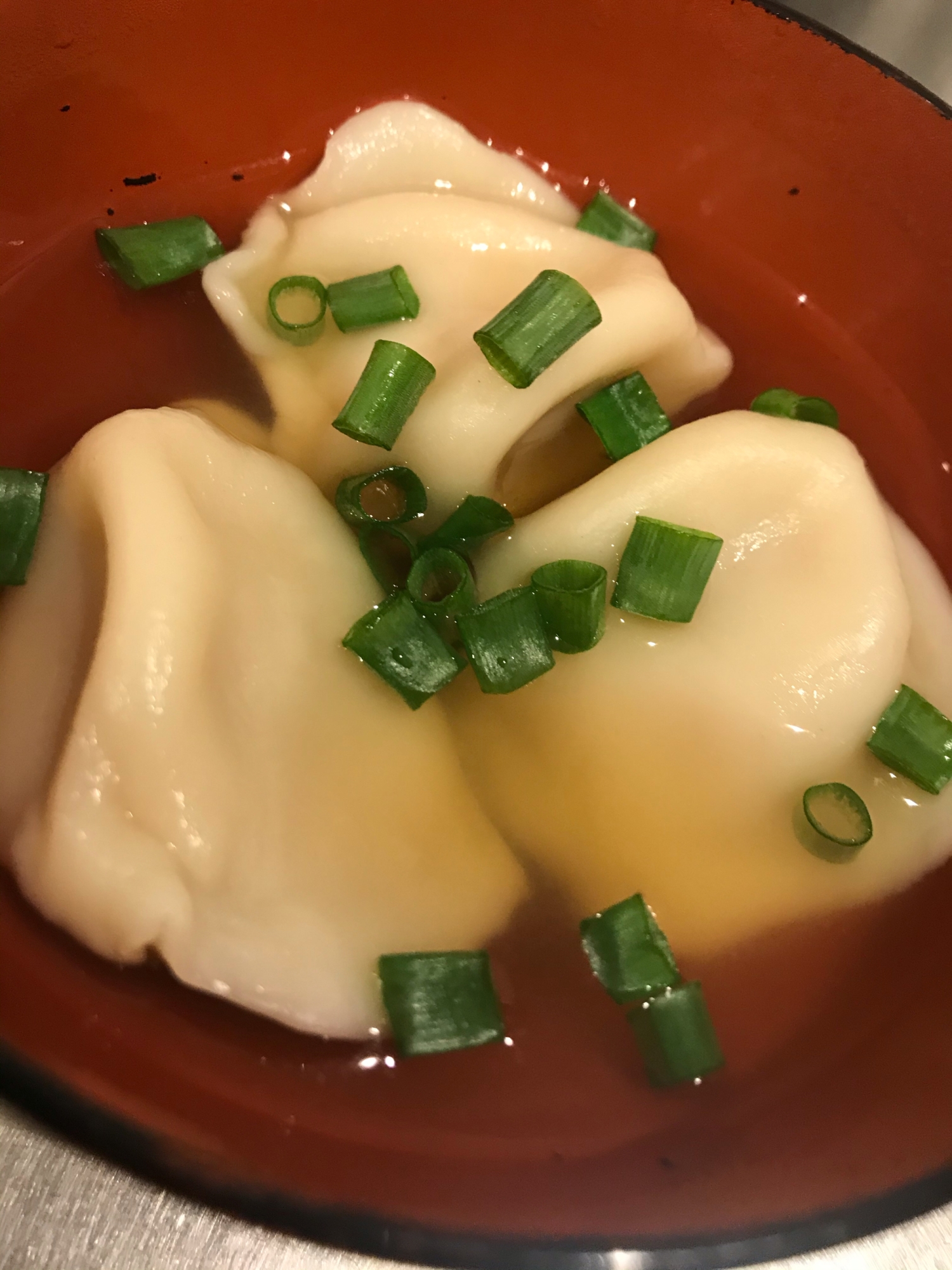 時短！冷凍の水餃子で中華スープ