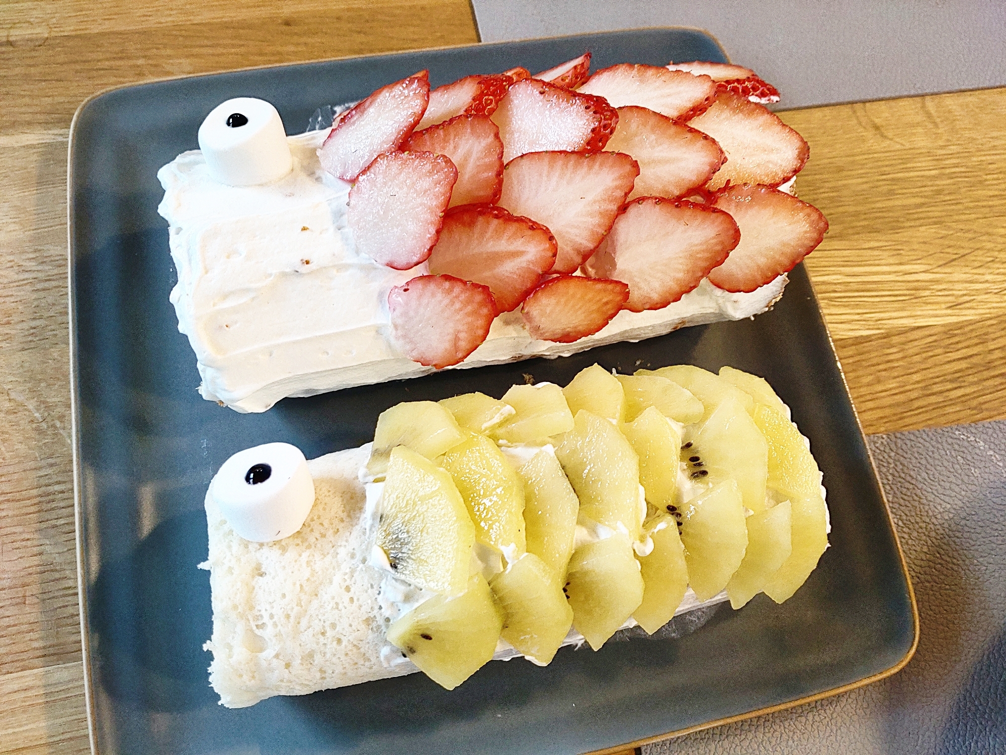 こいのぼりロールケーキ(いちごver.)