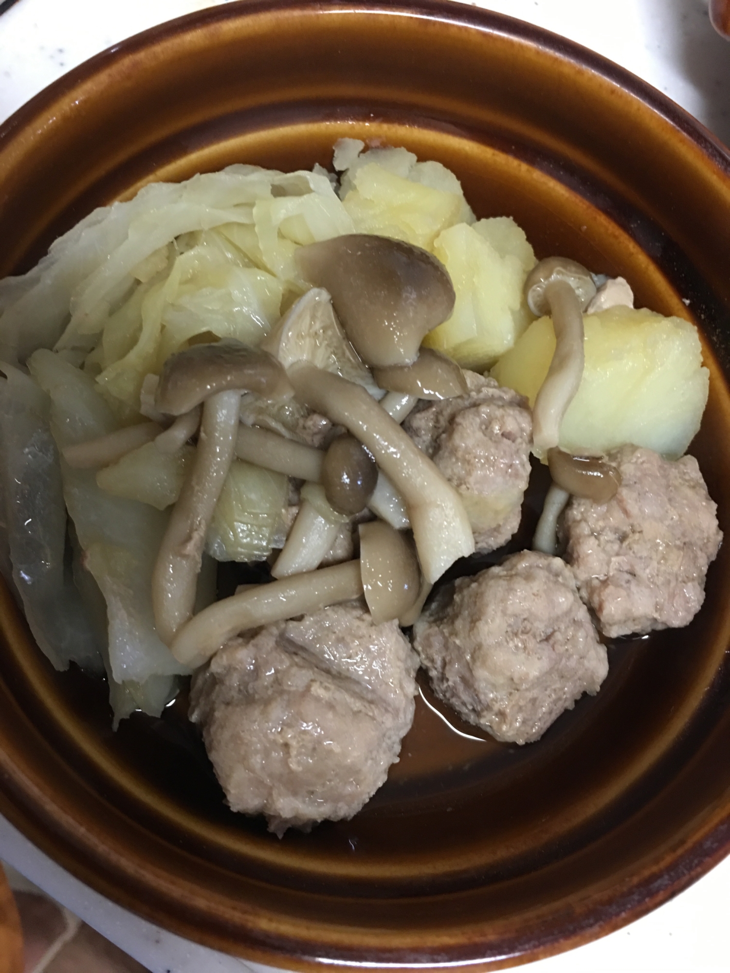 圧力鍋で簡単！肉だんごとキャベツの煮こみ