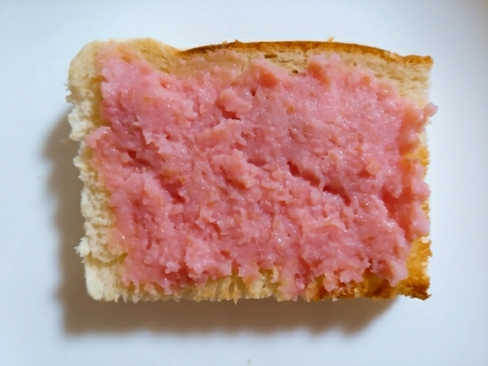 苺フィナンシェクリームトースト