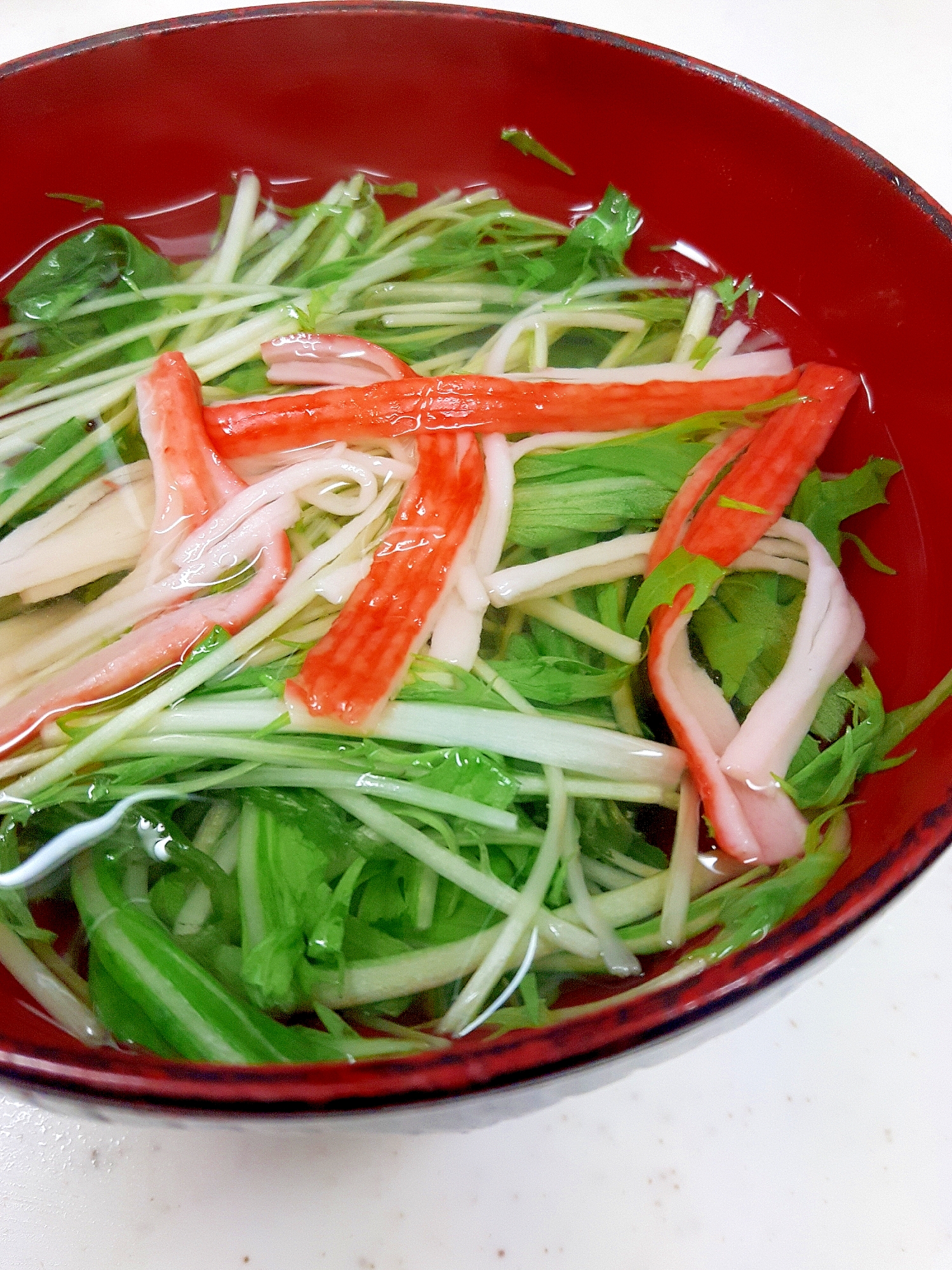 子供が喜ぶ(^^)水菜とカニかまの簡単すまし汁♪