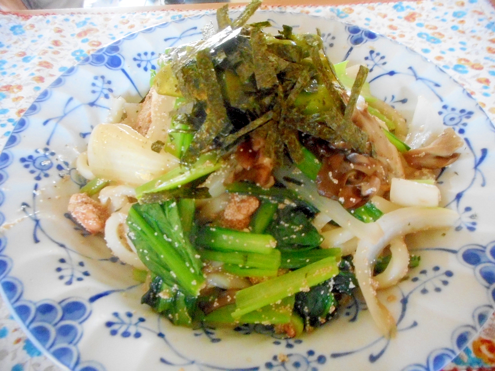 小松菜と舞茸の明太焼きうどん