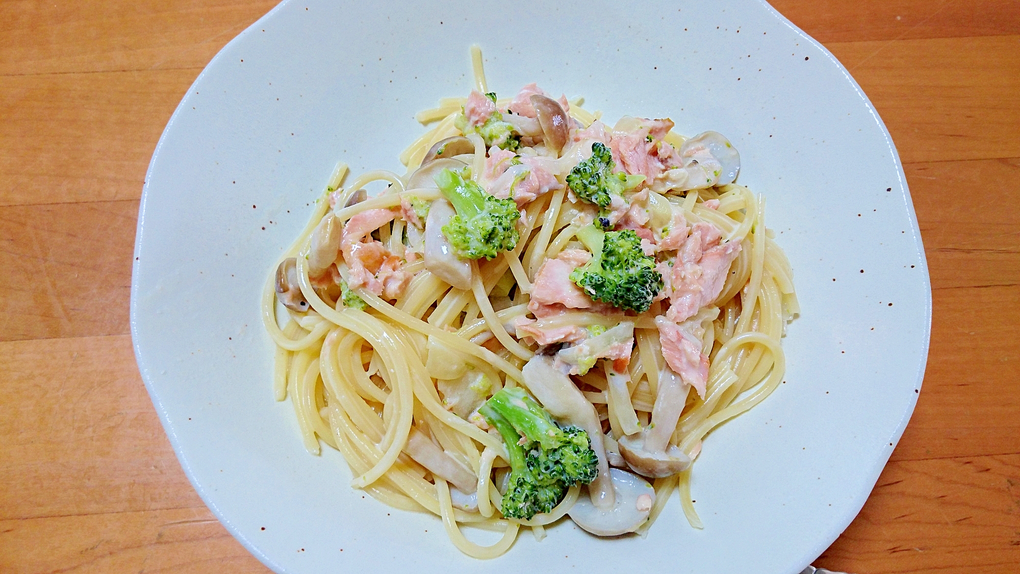 生クリームなし！鮭と牛乳とチーズでクリーム系パスタ