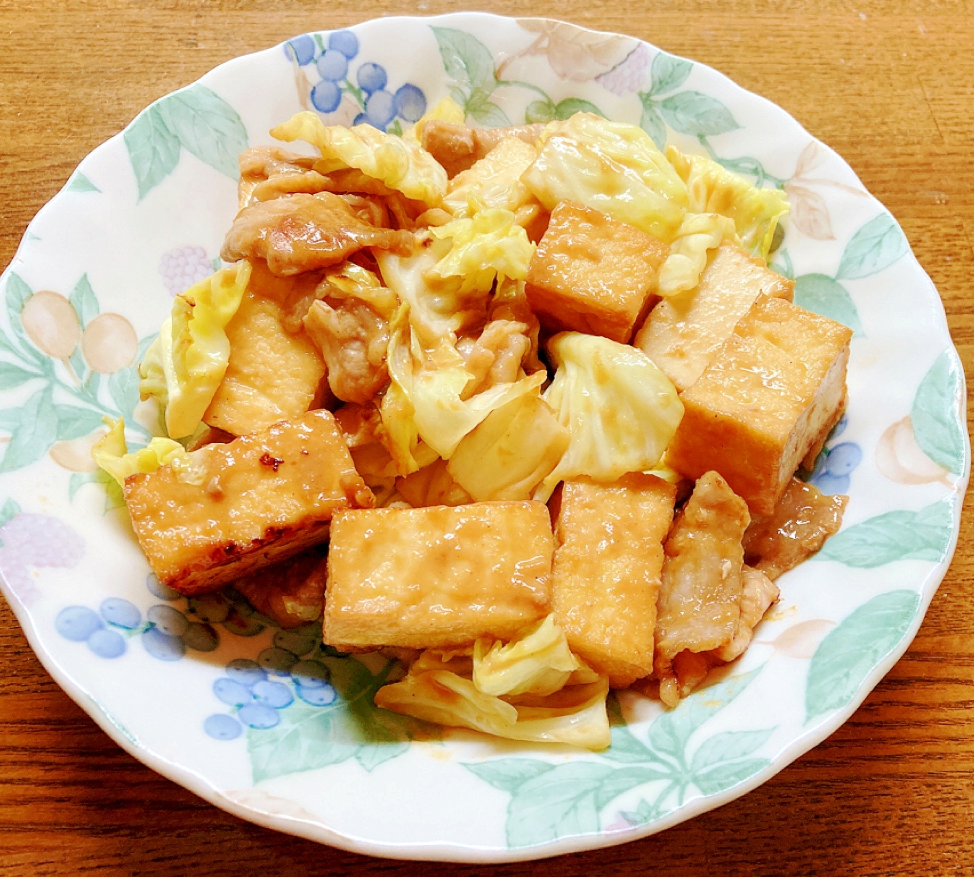 厚揚げとキャベツと豚肉の味噌炒め