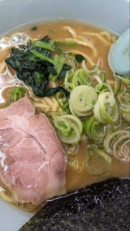 醤油とんこつラーメン