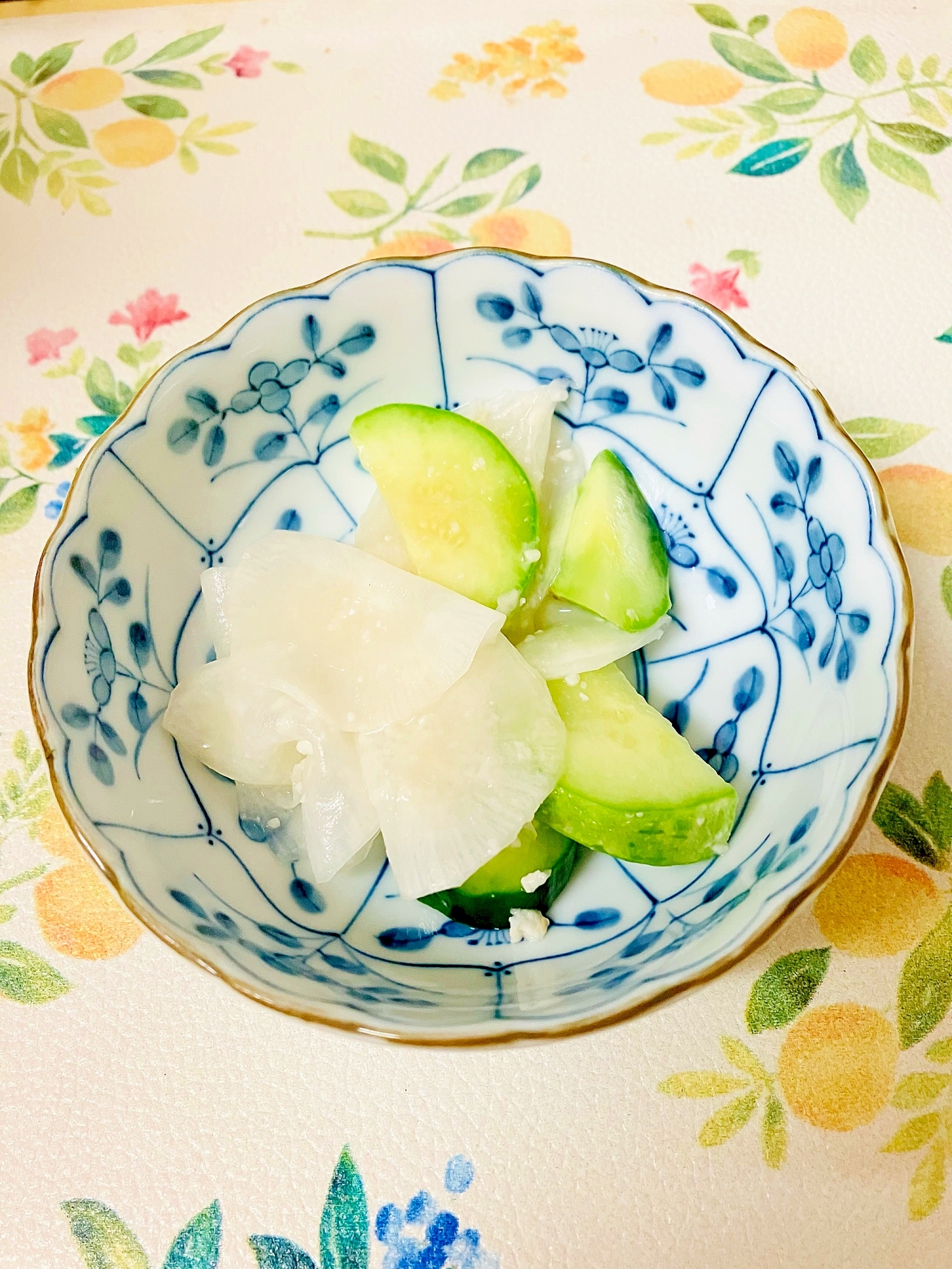 大根と子メロンの塩麹の漬物