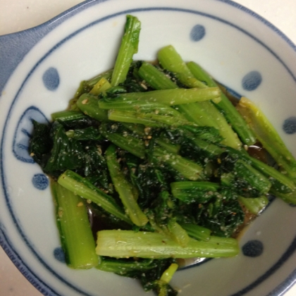 冷蔵庫に小松菜しか残ってないけど、あと一品欲しい！と思い、作りましたー(^ ^)程よく甘くて、とても美味しく頂きました(^_^)