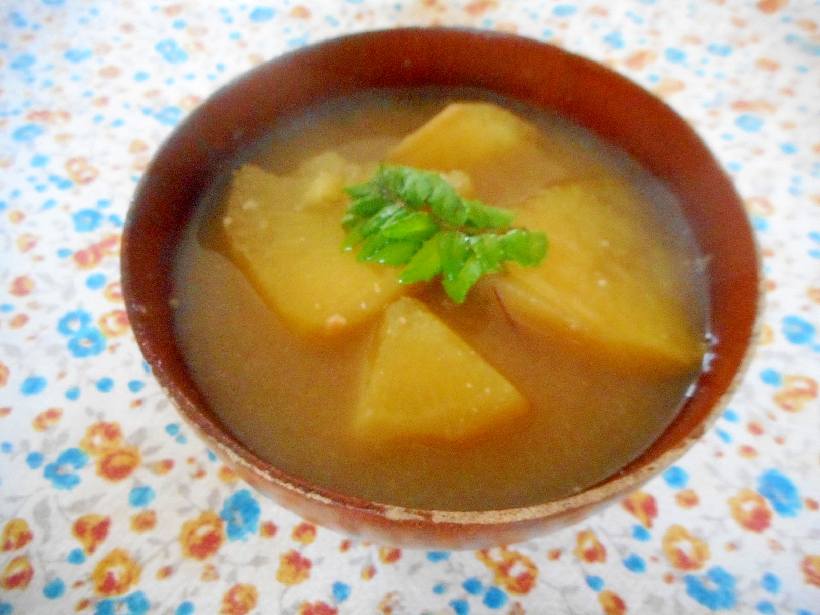 さつま芋と木の芽の味噌汁
