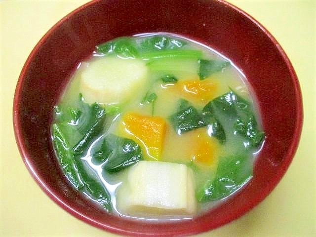 かぼちゃ・ほうれん草・麩の味噌汁