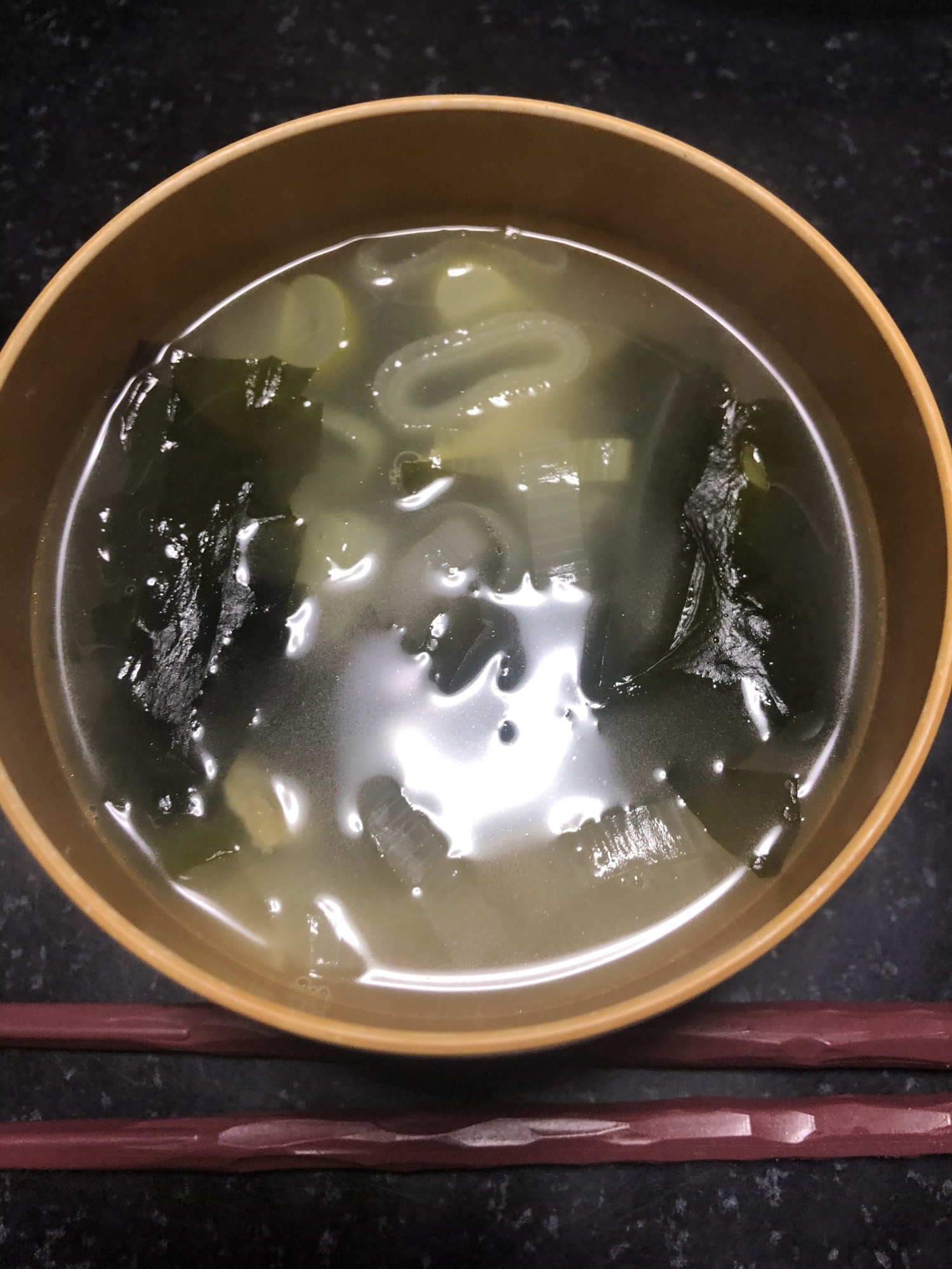 ネギとわかめの中華スープ