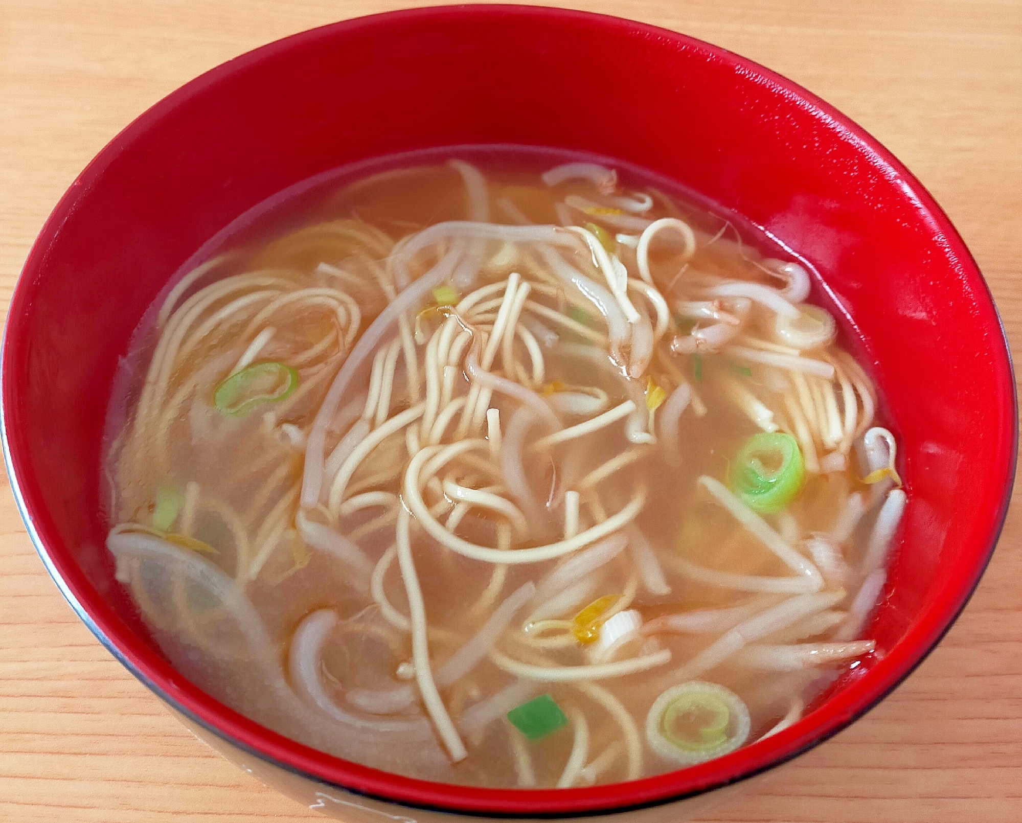 ネギともやしのしょうゆラーメン