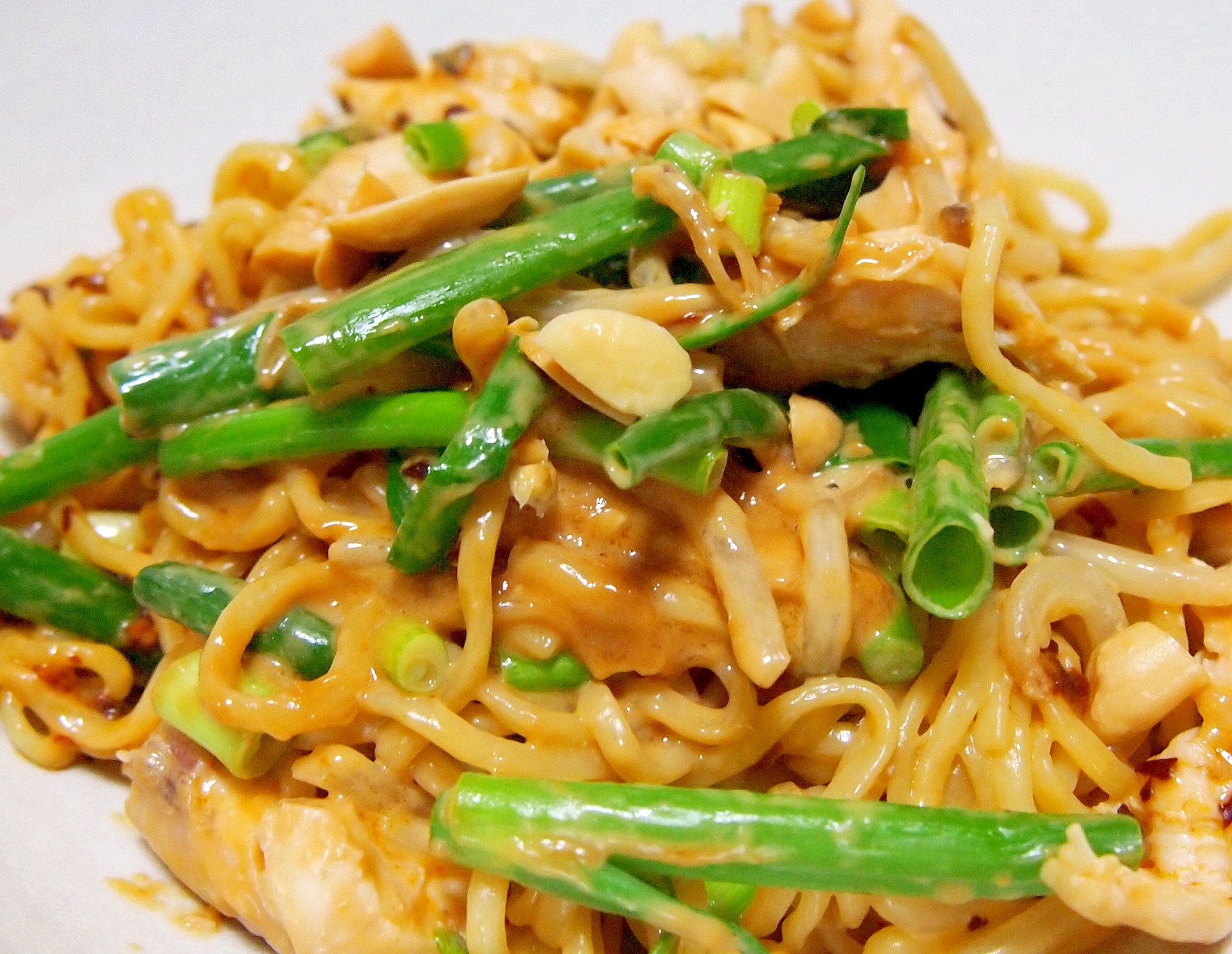 ささみとピーナッツバターのエスニック和え麺