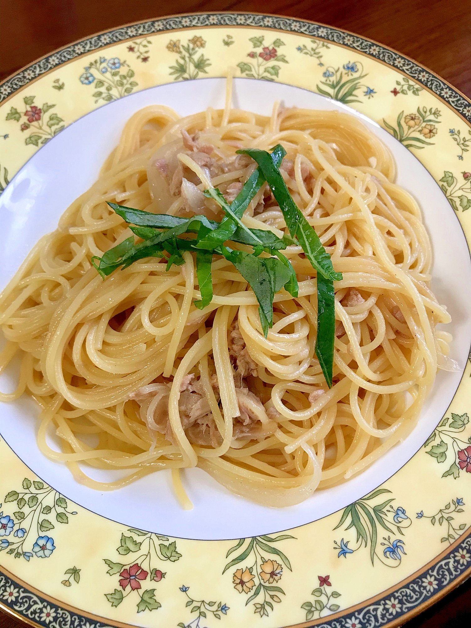 ツナと玉ねぎと青じその和風パスタ