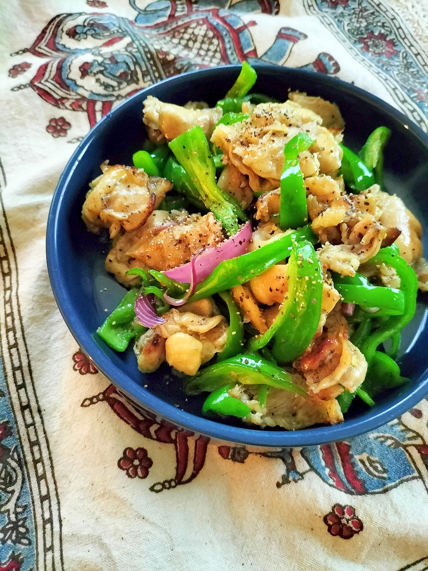 炭焼き鶏ハラミとピーマンのさっと炒め♪