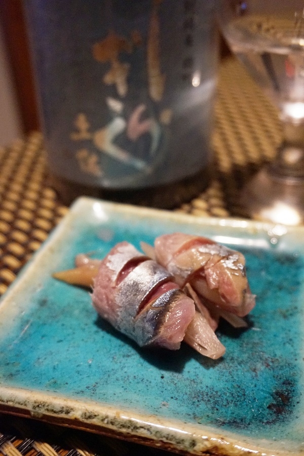 日本酒すすむ、〆秋刀魚のミョウガ巻き