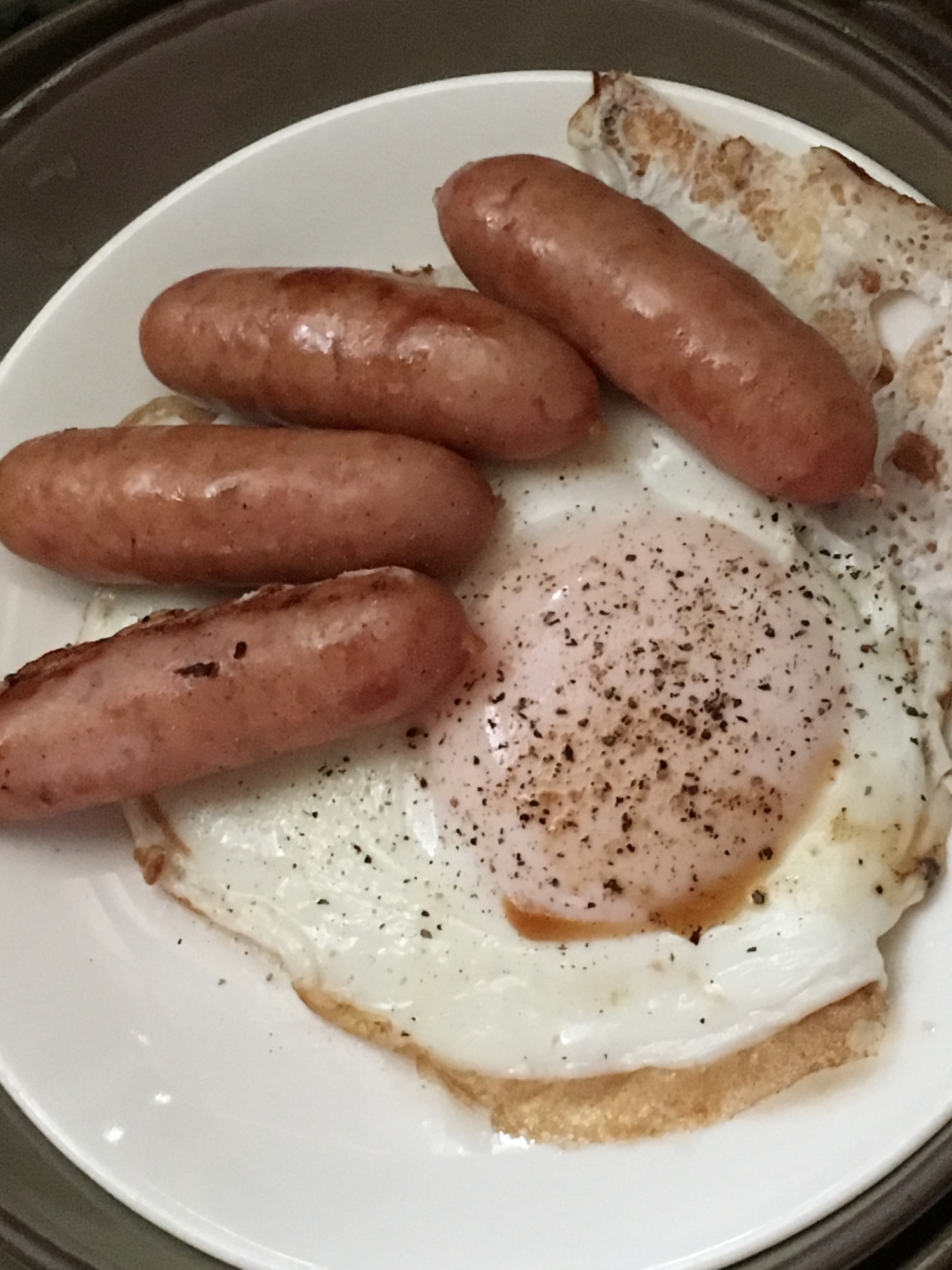 ウィンナーと目玉焼きのプレート