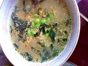 【ストレス解消レシピ】生海苔と枝豆の豚骨ラーメン