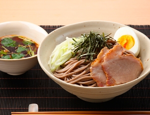 ラー油と焼肉のタレつけそば