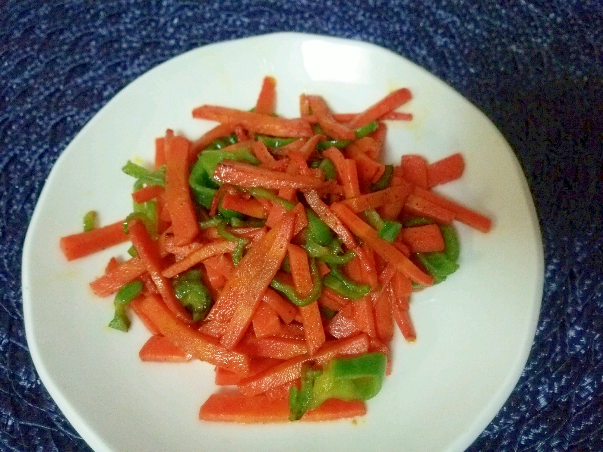 お弁当にも☆にんじんとピーマンのカレー炒め