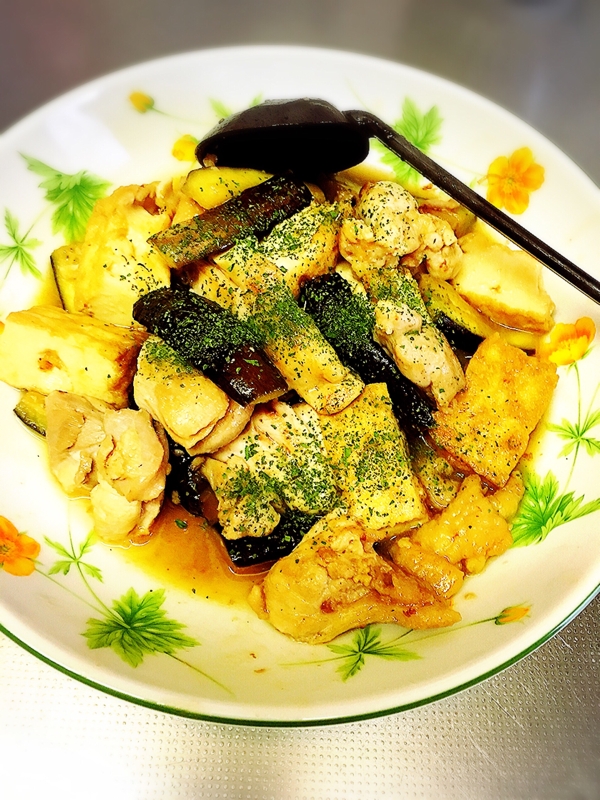 ♡鶏もも肉のにんにく&バター麺つゆ炒め♡