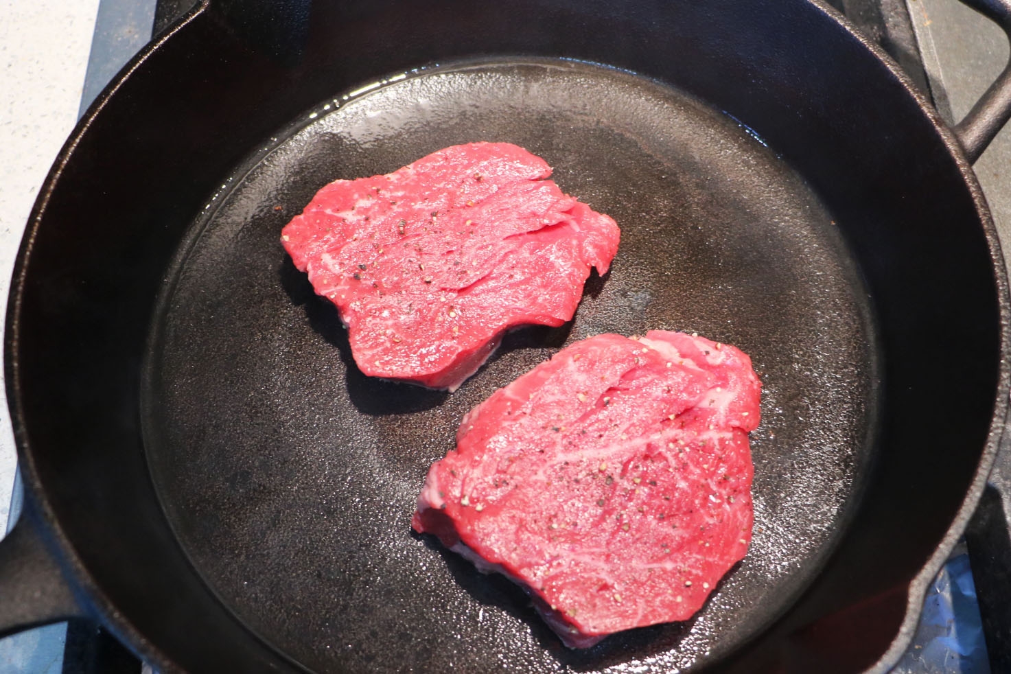 ステーキをフライパンで お肉のプロが教える美味しい焼き方 ミートガイ