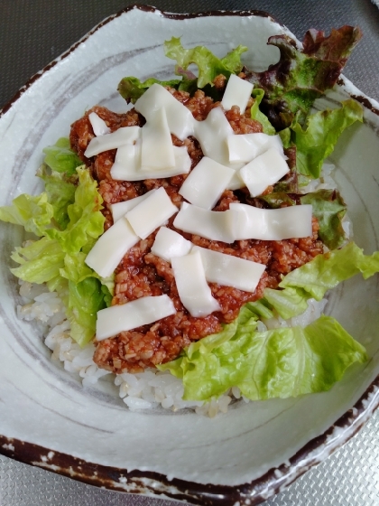 国産チーズたっぷり♪簡単タコライス