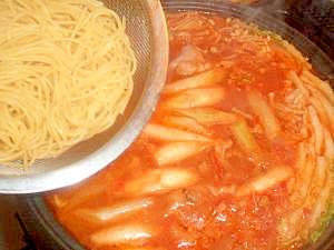 トマト鍋◎シメはパスタで!!