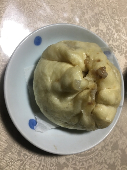 皮の生地がなかなかまとまらず、失敗したかと思いましたが、蒸しあがった豚まんは、ほぼ551と同じ味でした。
ありがとうございました。
またリピートします。