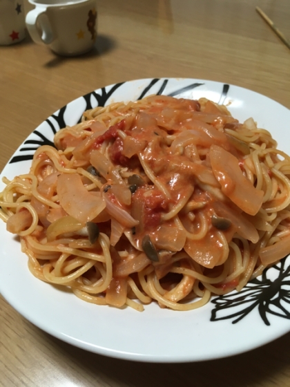 エビのトマトクリームパスタ