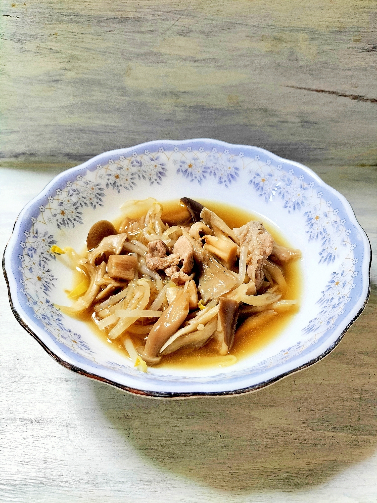 もやしと豚肉のスープ煮