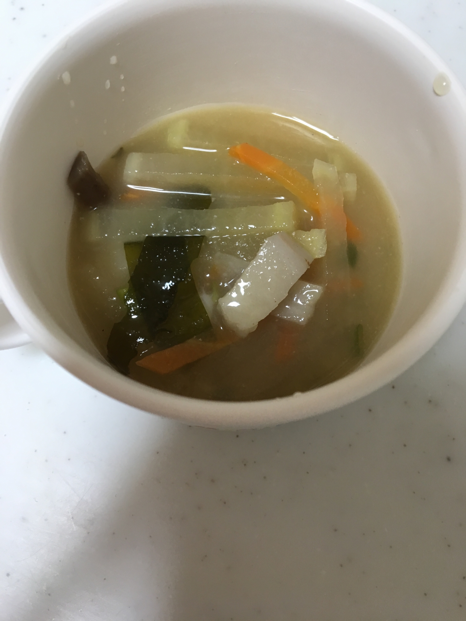 里芋と大根と茎付きわかめのお味噌汁(^○^)
