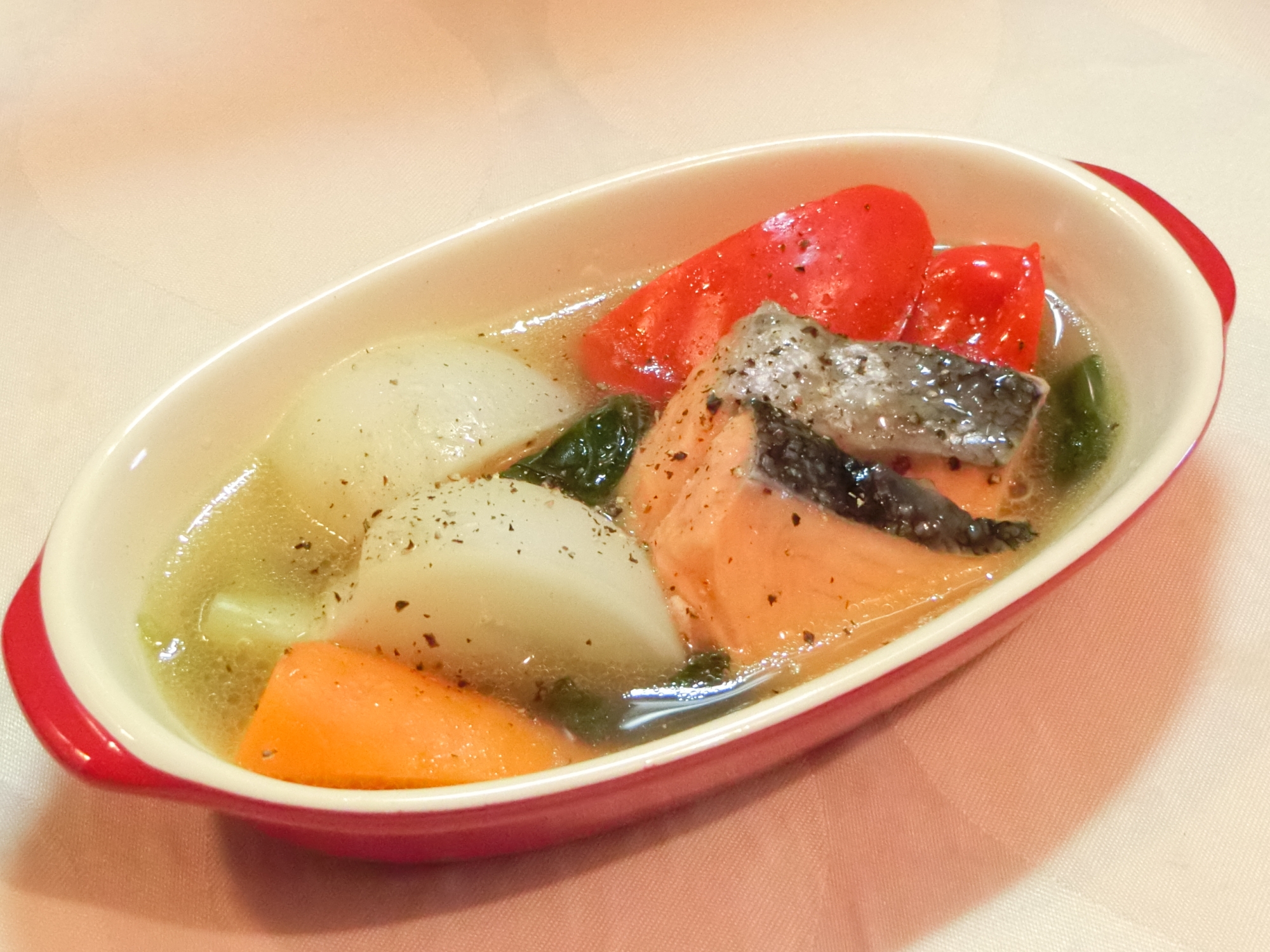 鮭と野菜のブイヨンスープ