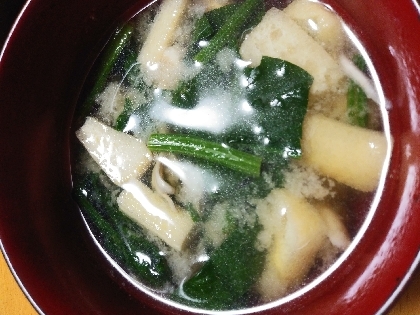 豆腐と油揚げと椎茸の味噌汁